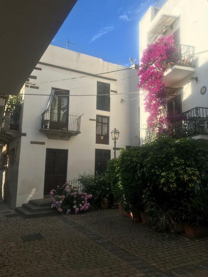 Casa Isabella Loc Turist Br Apartment Lipari  Exterior photo